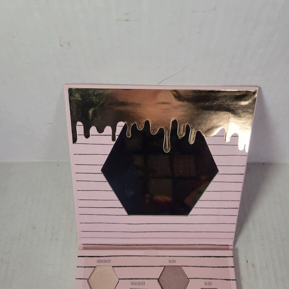 Disney WINNIE THE POOH Complexion Palette - Bronzer/Highlighter/Blush - 9 Shades - Picture 2 of 4